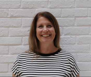 Julie Shield headshot